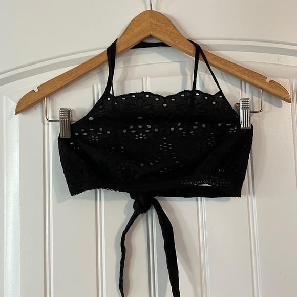 Urban Outfitters Eyelet halter Top XS - Picture 1 of 5